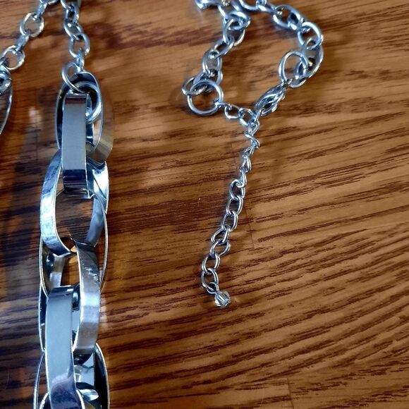 VINTAGE Silvertone Interlocking Chunky Link Necklace BOLD ACCESSORIES! - Picture 3 of 9